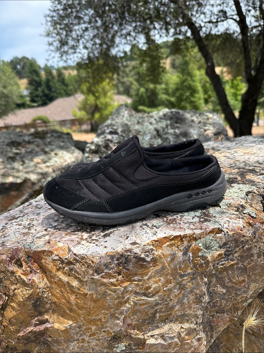 Slip-On Comfort Walking Shoes - Black